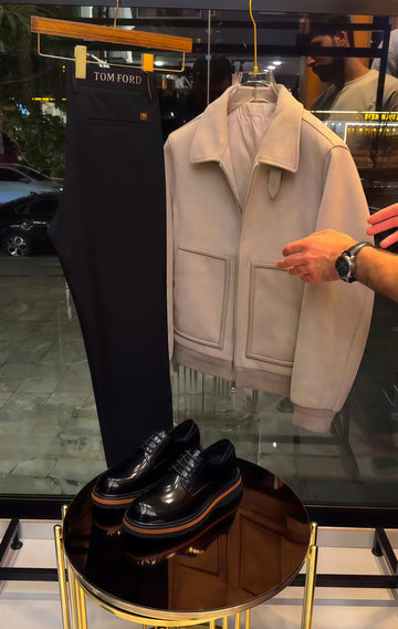 Perfect Combo: Shirt, Pant & Sneakers"التركيبة المثالية: قميص، بنطال وأحذية رياضية!" –  White&Black .
