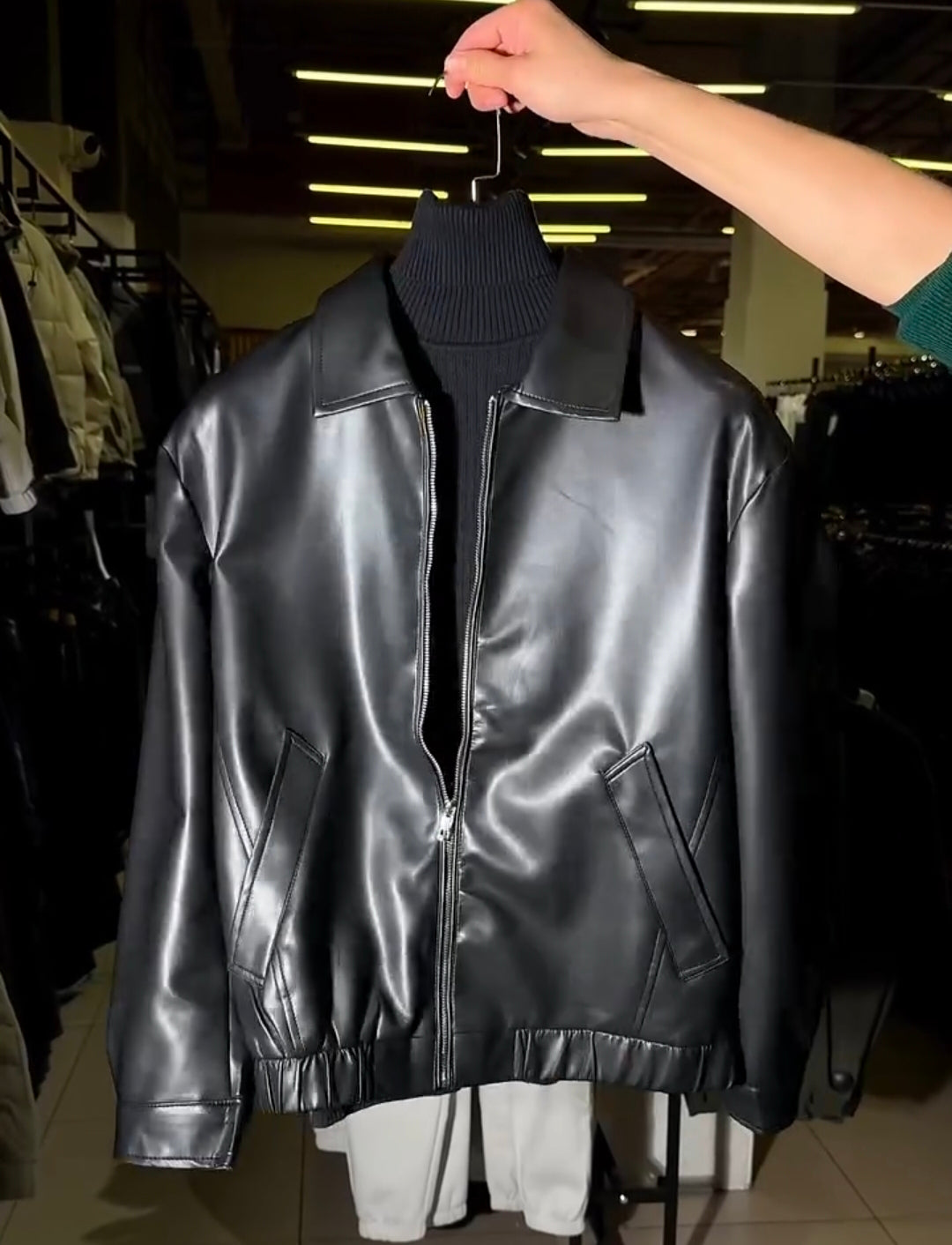 Perfect Combo: Shirt, Pant &amp; Sneakers "التركيبة المثالية: قميص، بنطال وأحذية رياضية!" – Full Black Combo