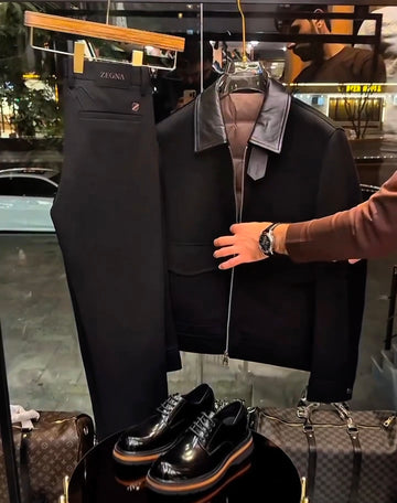 Perfect Combo: Shirt, Pant & Sneakers"التركيبة المثالية: قميص، بنطال وأحذية رياضية!" –  Black Combo .