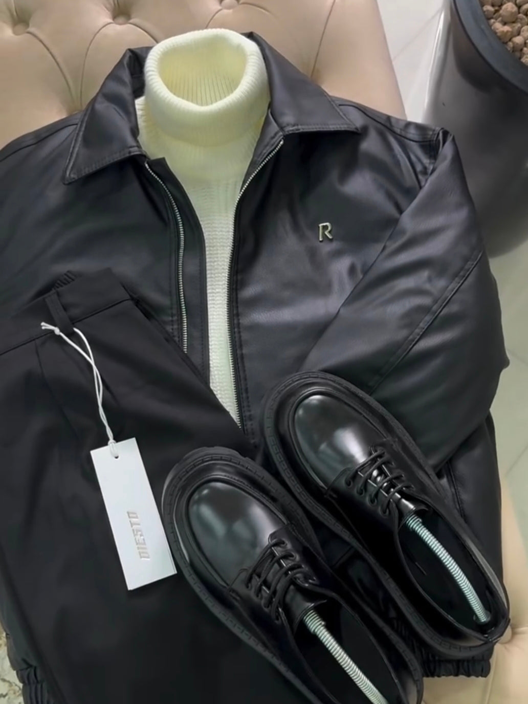 Modern Essential Outfit: Shirt, Pants &amp; Sneakers الإطلالة العصرية الأساسية: قميص، بنطال وأحذية رياضية Full Black Edition – (Black White Combo)