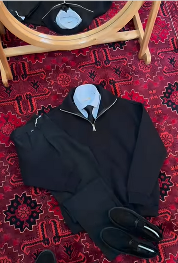 Modern Essential Outfit: Shirt, Pants, Sneakers & الإطلالة العصرية الأساسية: قميص، بنطال، أحذية رياضية ونظارة الإصدار الأسود الكامل – (Black & whiteCombo)