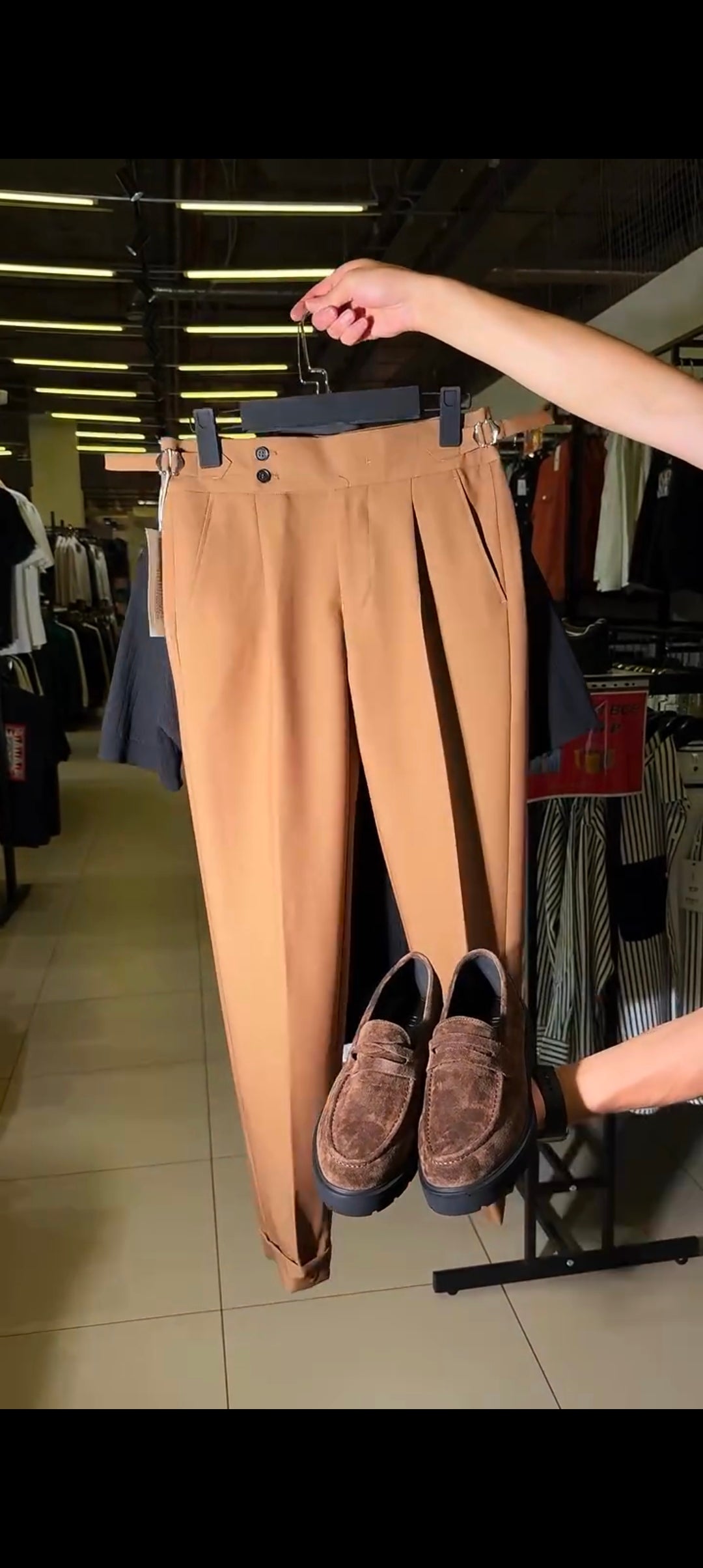 Perfect Combo: T Shirt, Pants & Sneakers& Watch "التركيبة المثالية: قميص، بنطال وأحذية رياضية!" – Black & Brown Combo